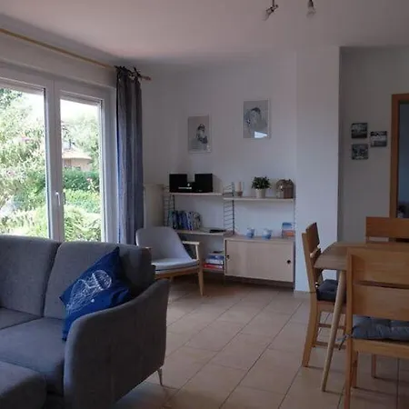 1 In The Happiness House Glowe