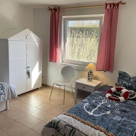 Apartament 1 In The Happiness House *