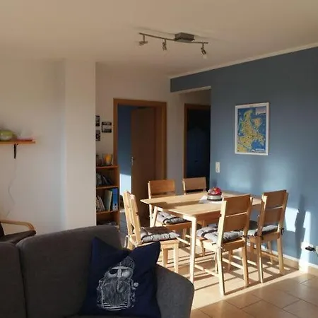 1 In The Happiness House Glowe