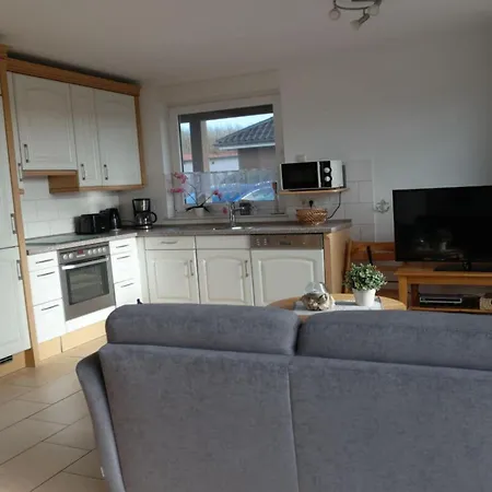 1 In The Happiness House Apartament Glowe