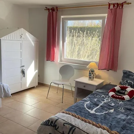 1 In The Happiness House * Glowe