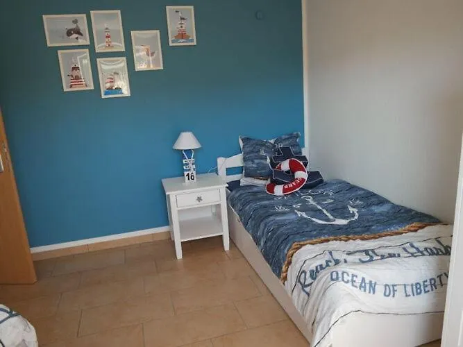 1 In The Happiness House Apartment Glowe